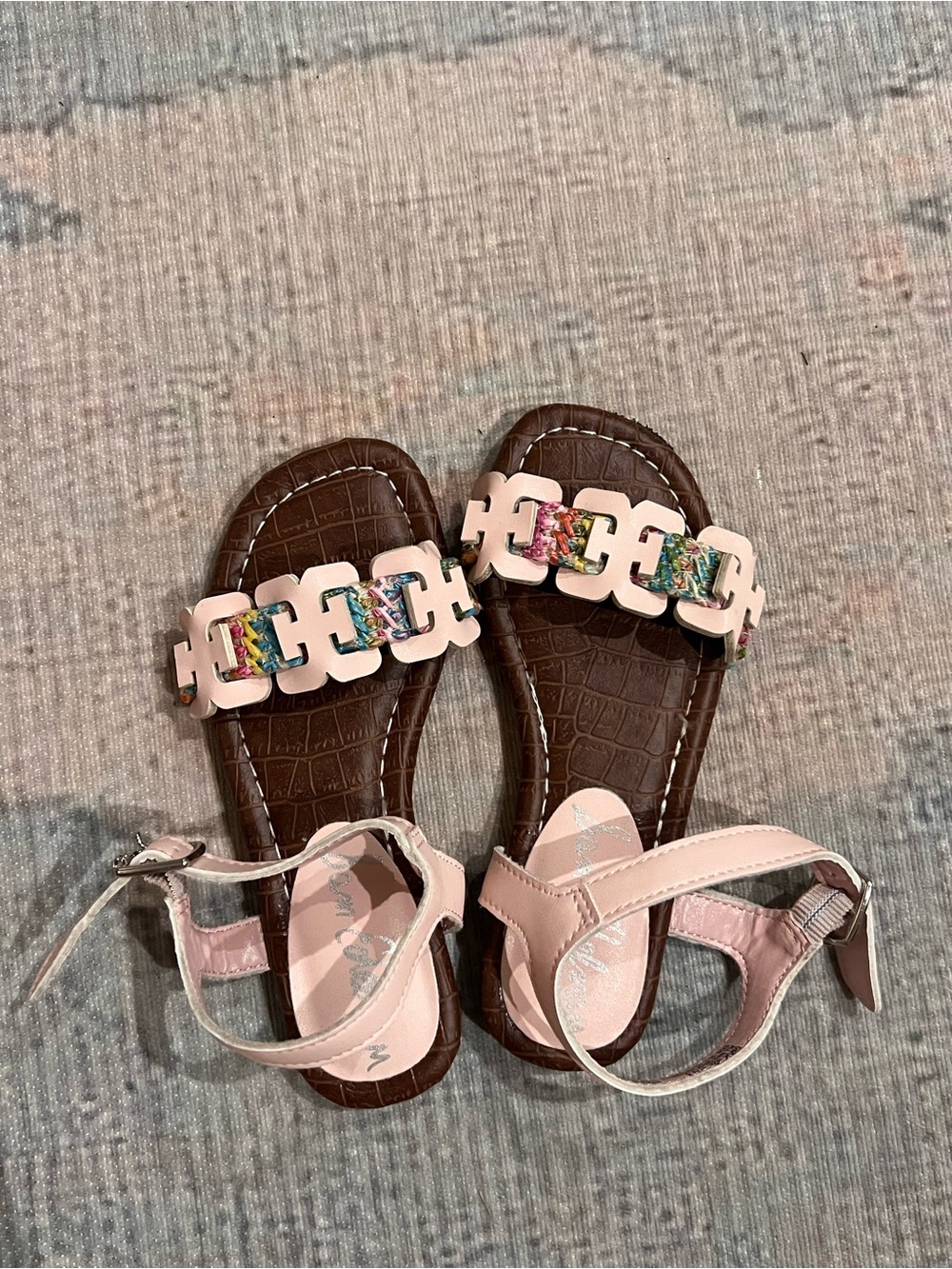 Kids Pink Sandals with Decorative Chain Accent